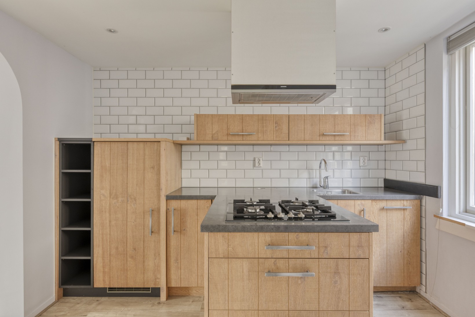 Hoekwoning te koop: Doolhof 53, Volendam