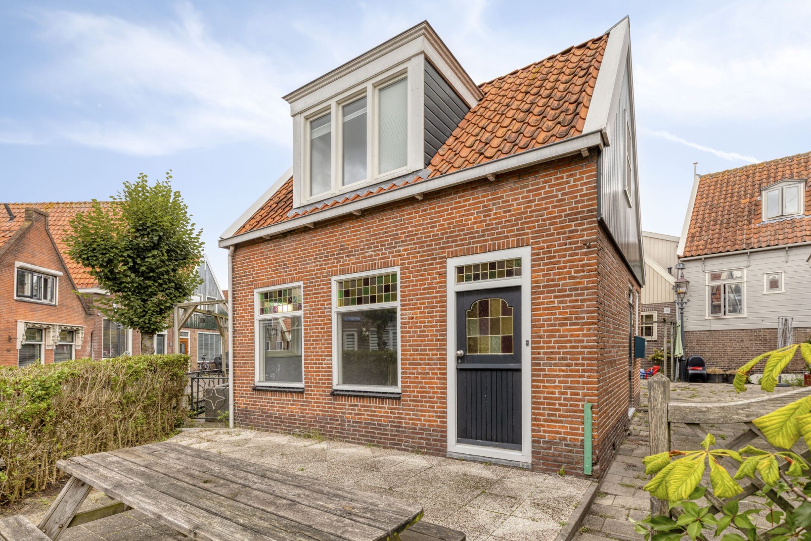 Hoekwoning te koop: Doolhof 53, Volendam