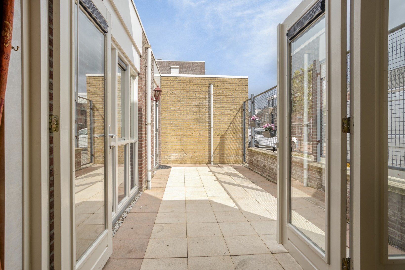Hoekwoning te koop: G A Brederodestraat 161, Volendam