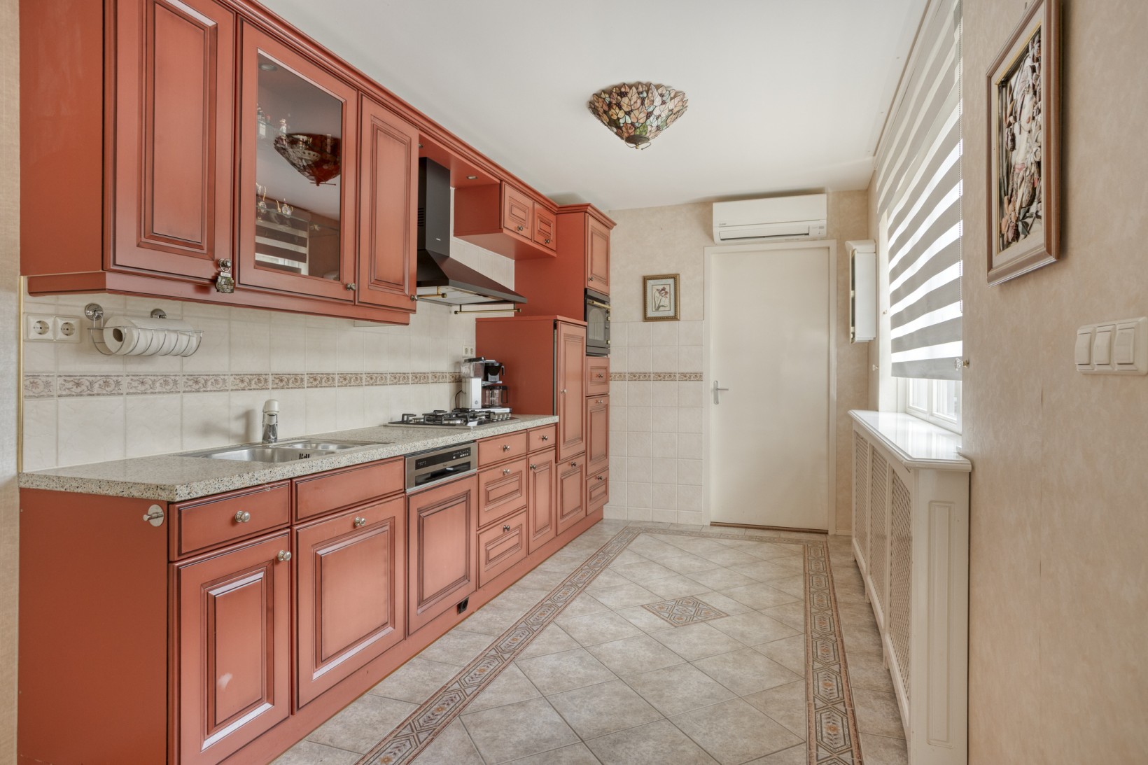Hoekwoning te koop: G A Brederodestraat 161, Volendam