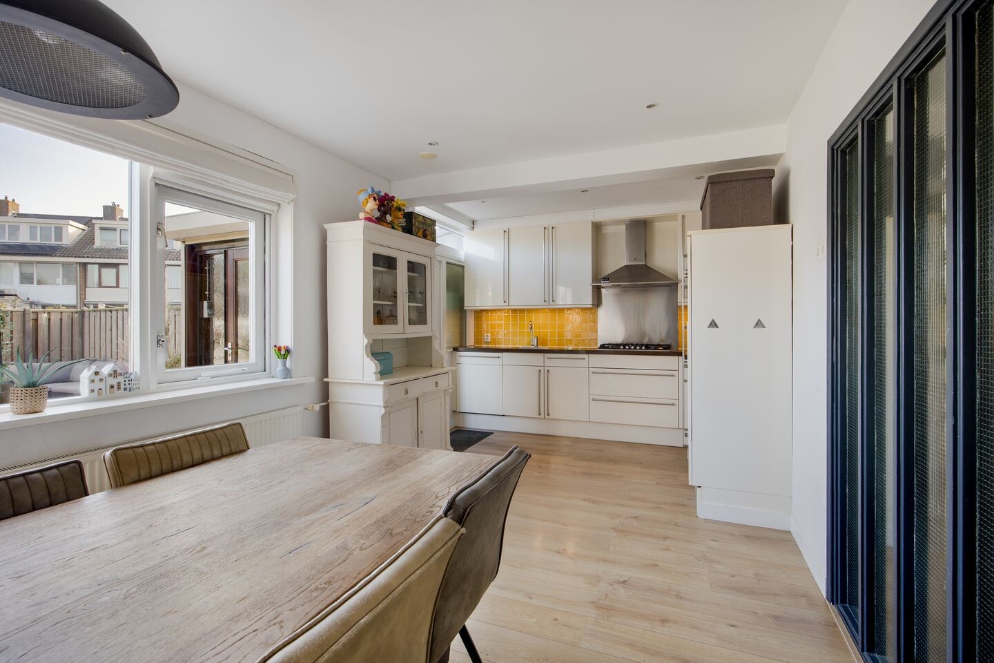 Tussenwoning te koop: Troelstralaan 5, Zwanenburg