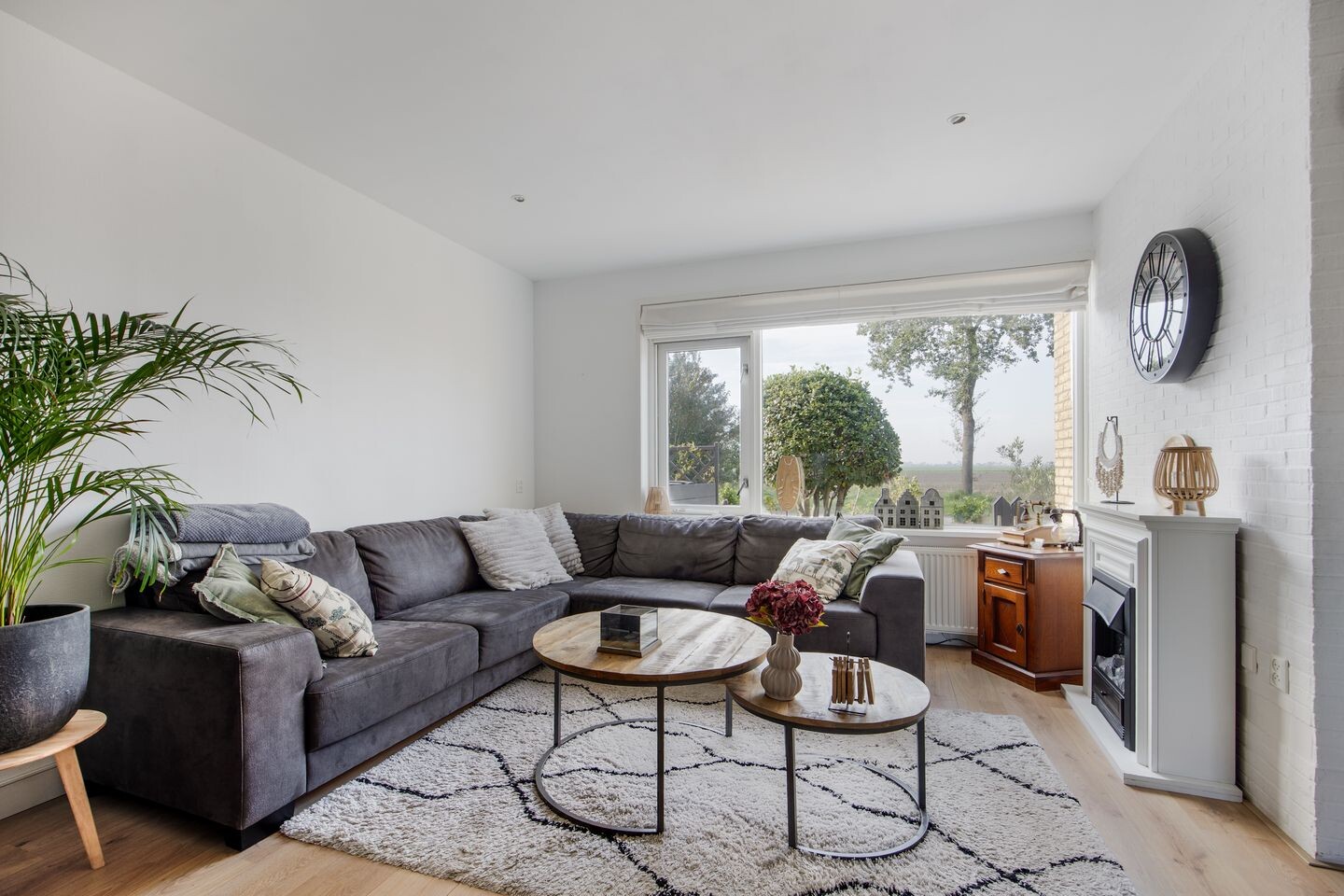 Tussenwoning te koop: Troelstralaan 5, Zwanenburg