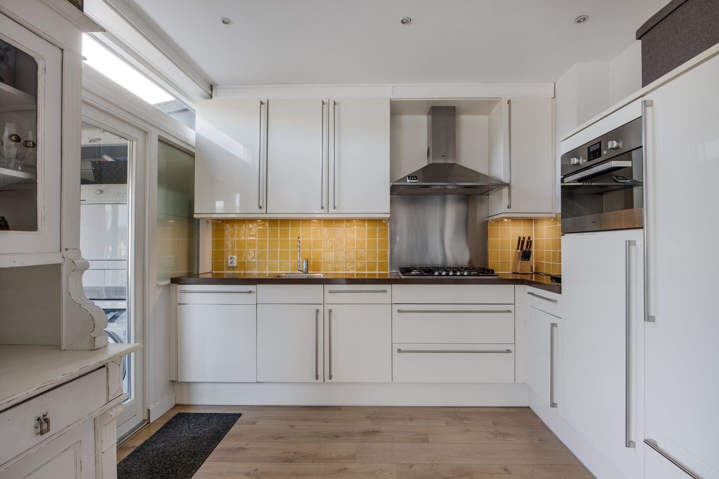 Tussenwoning te koop: Troelstralaan 5, Zwanenburg
