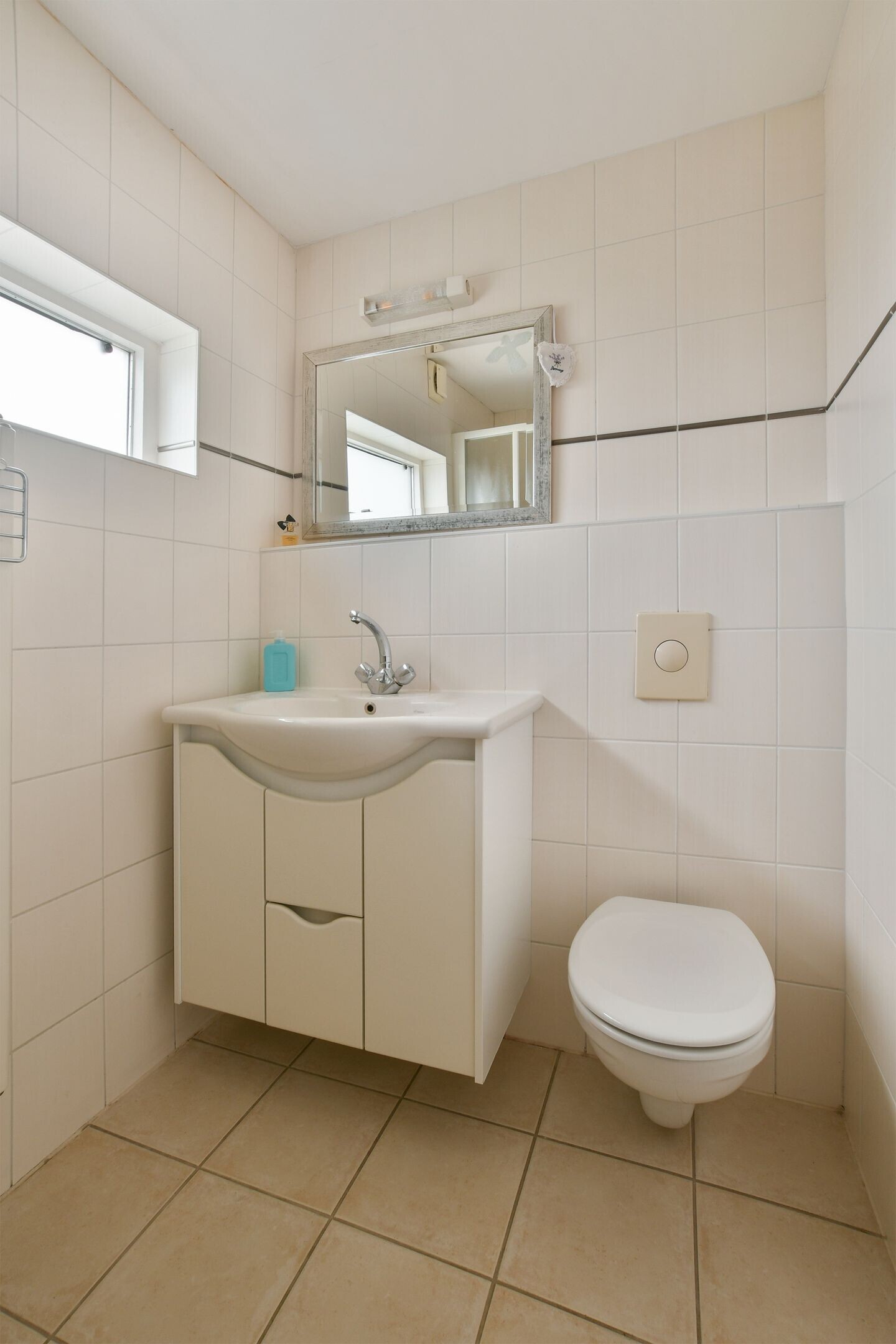 Tussenwoning te koop: Larixlaan 24, Zwanenburg