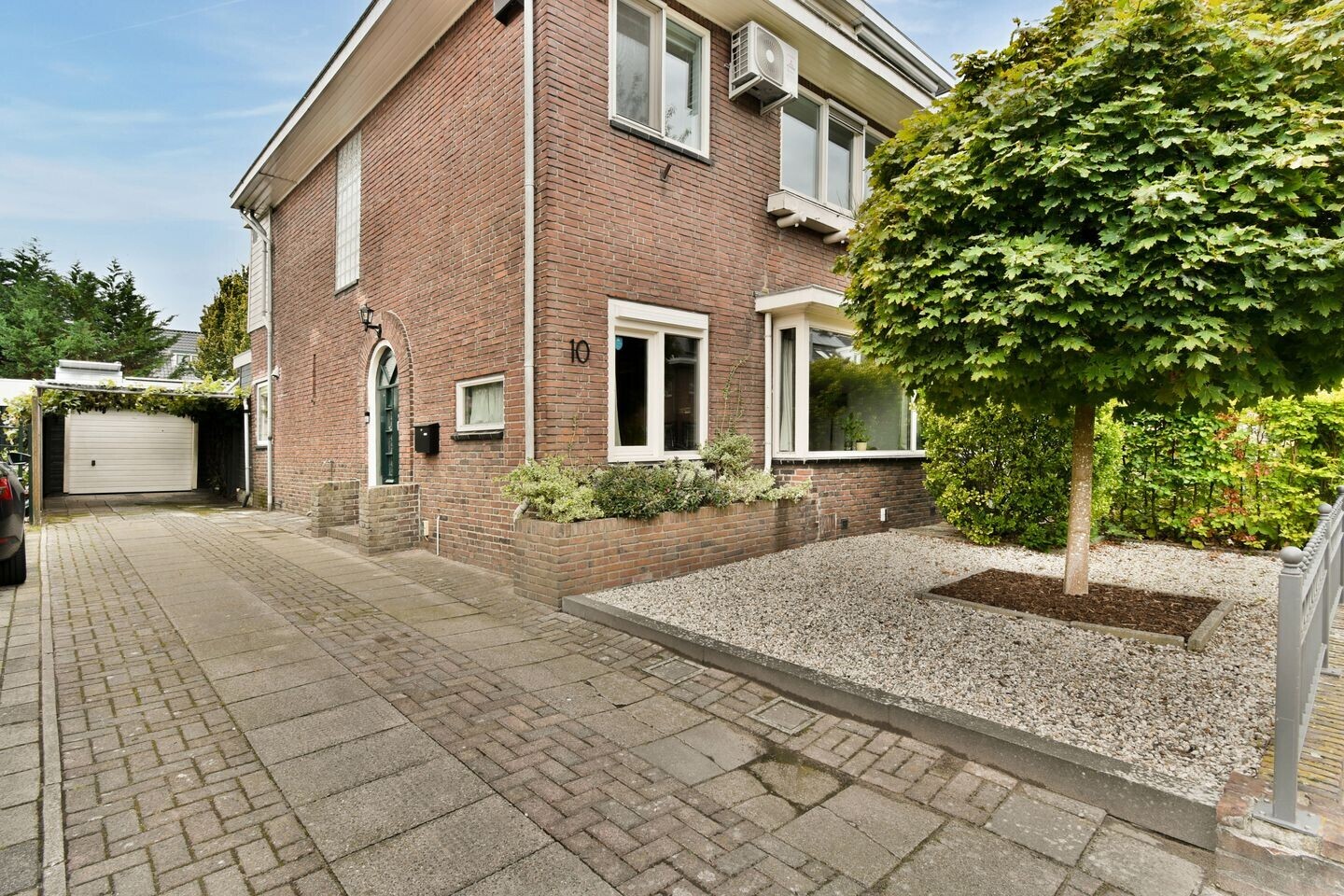 Twee-onder-één-kap te koop: Matthijs Sterklaan 10, Zwanenburg