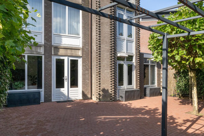 Binnenhof 12