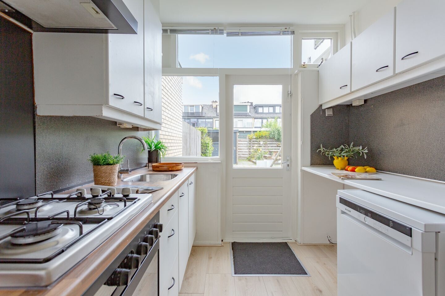 Tussenwoning te koop: Van 't Hoffstraat 17, Badhoevedorp