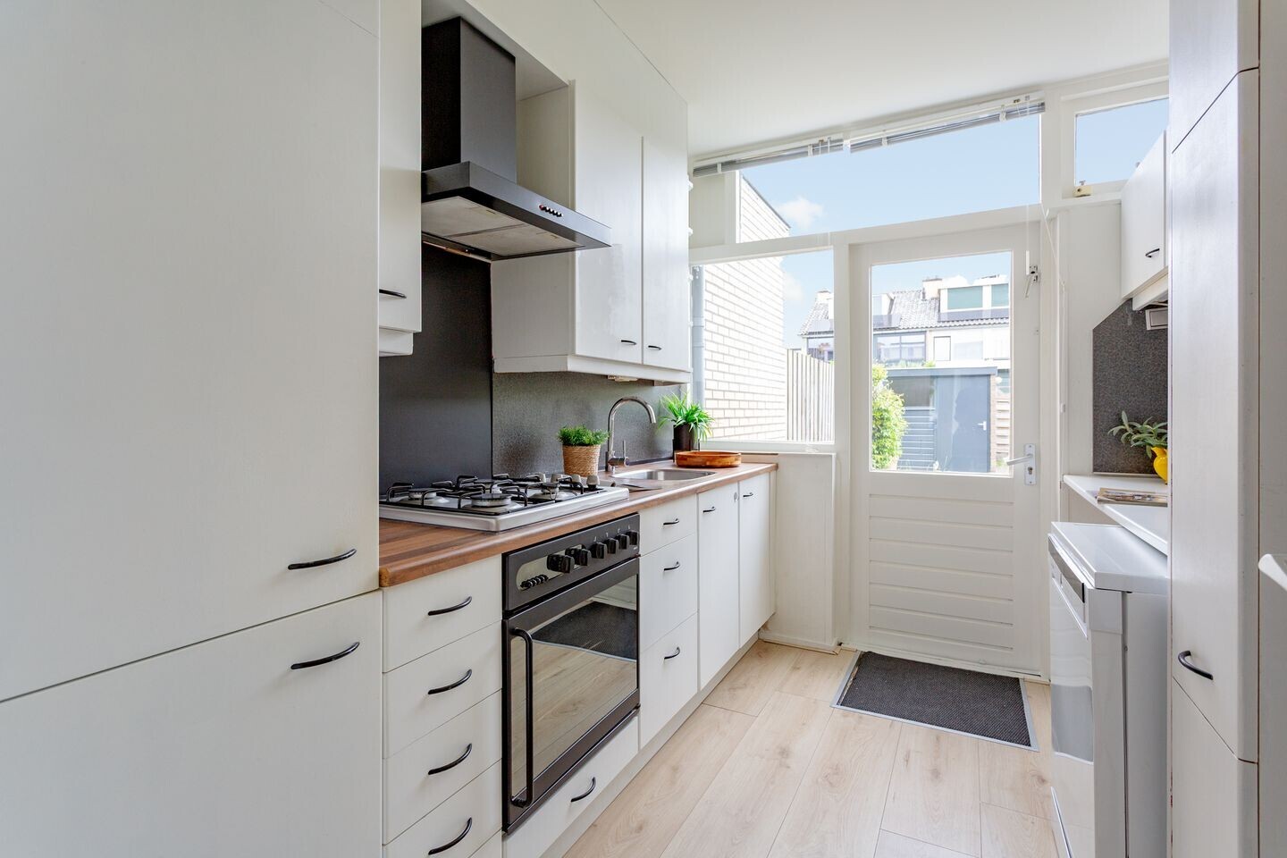 Tussenwoning te koop: Van 't Hoffstraat 17, Badhoevedorp
