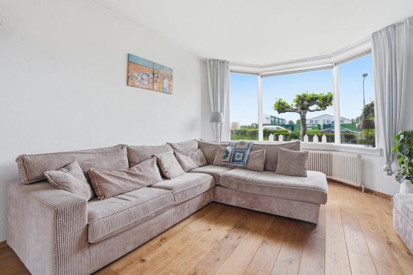 Twee-onder-één-kap te koop: Schipholweg 435, Badhoevedorp