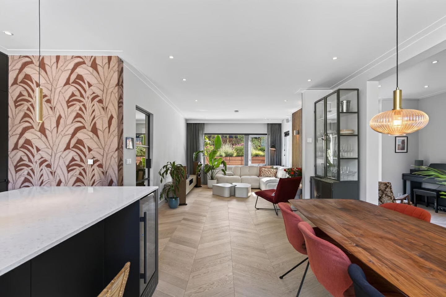 Tussenwoning te koop: Catharina van Clevelaan 4, Amstelveen