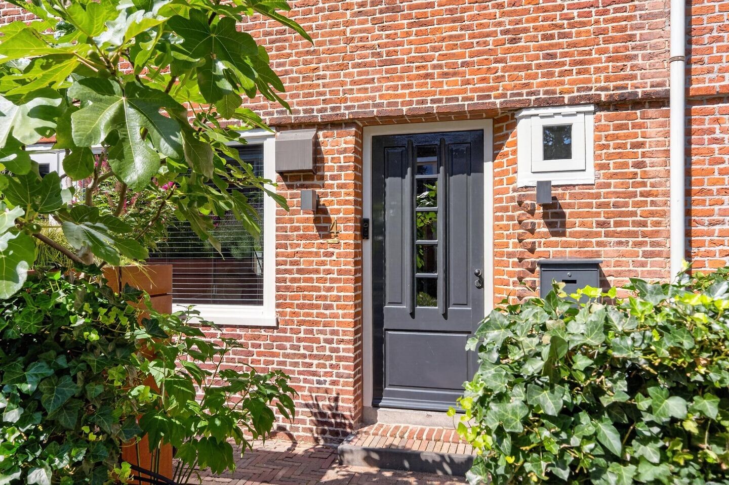 Tussenwoning te koop: Catharina van Clevelaan 4, Amstelveen
