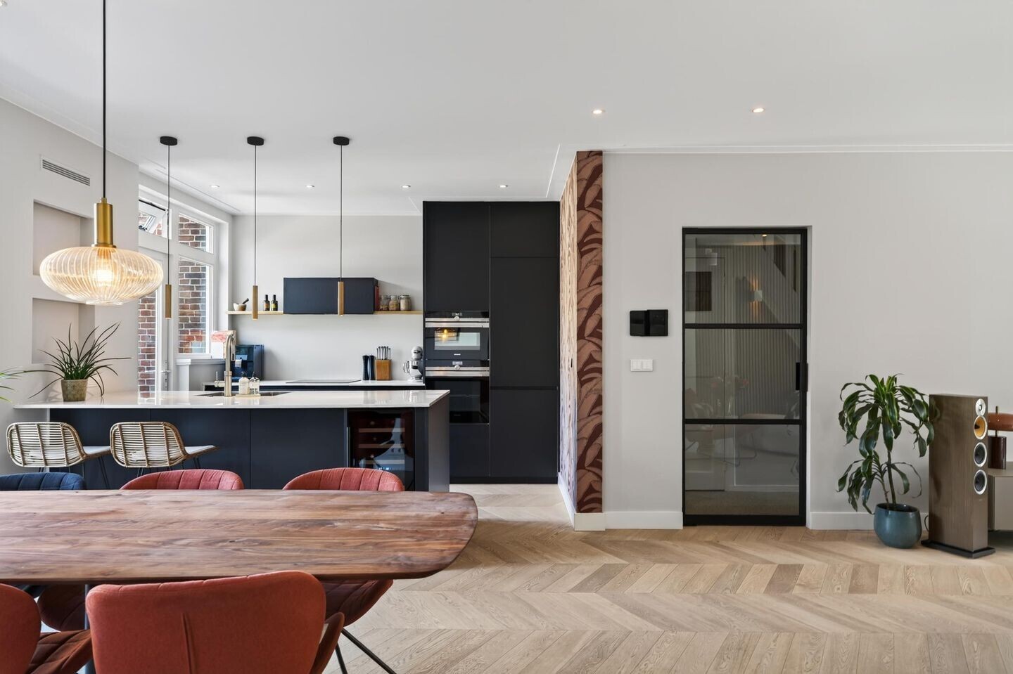 Tussenwoning te koop: Catharina van Clevelaan 4, Amstelveen