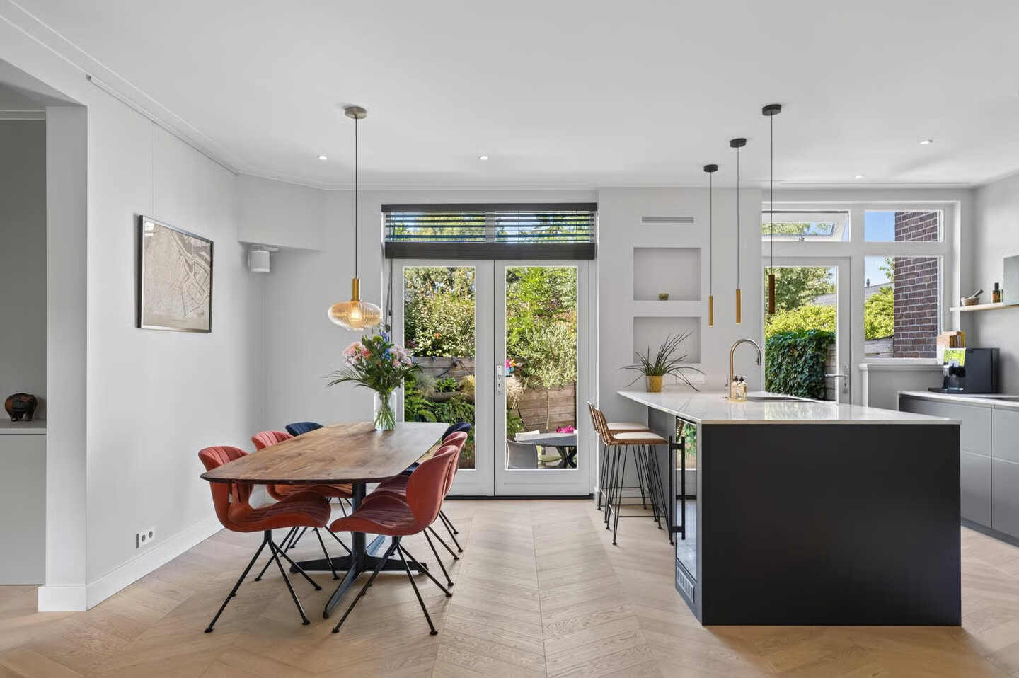 Tussenwoning te koop: Catharina van Clevelaan 4, Amstelveen