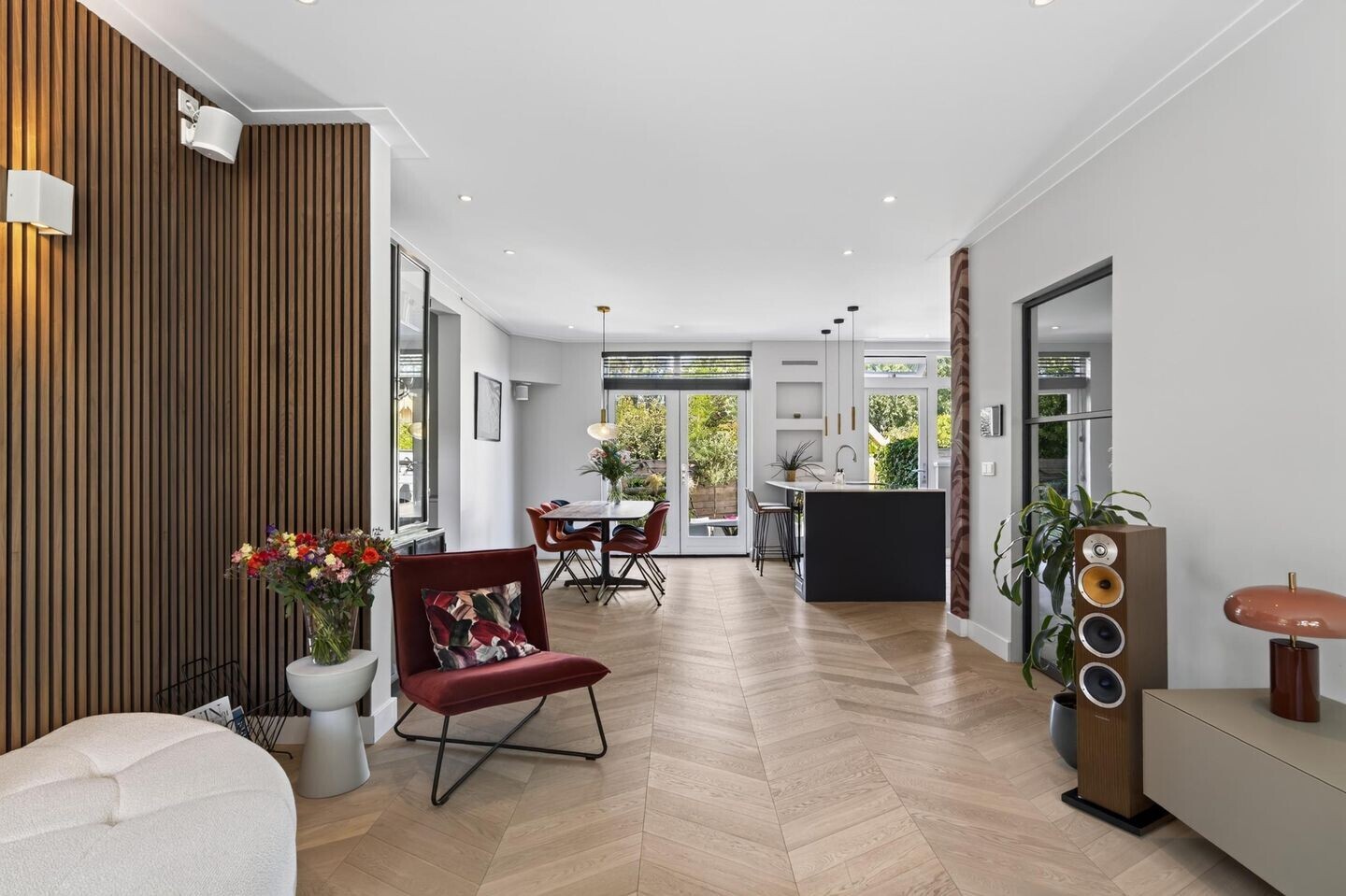 Tussenwoning te koop: Catharina van Clevelaan 4, Amstelveen