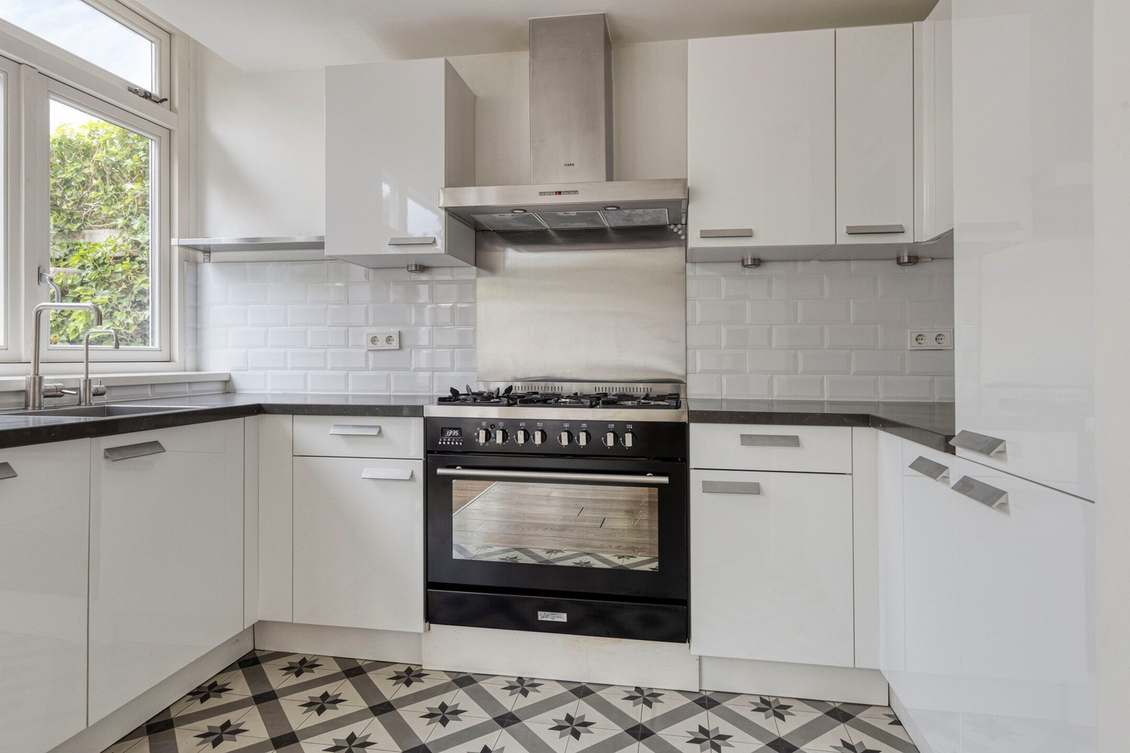 Tussenwoning te huur: Henegouwselaan 113, Amstelveen