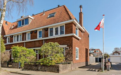 Willem van. 44