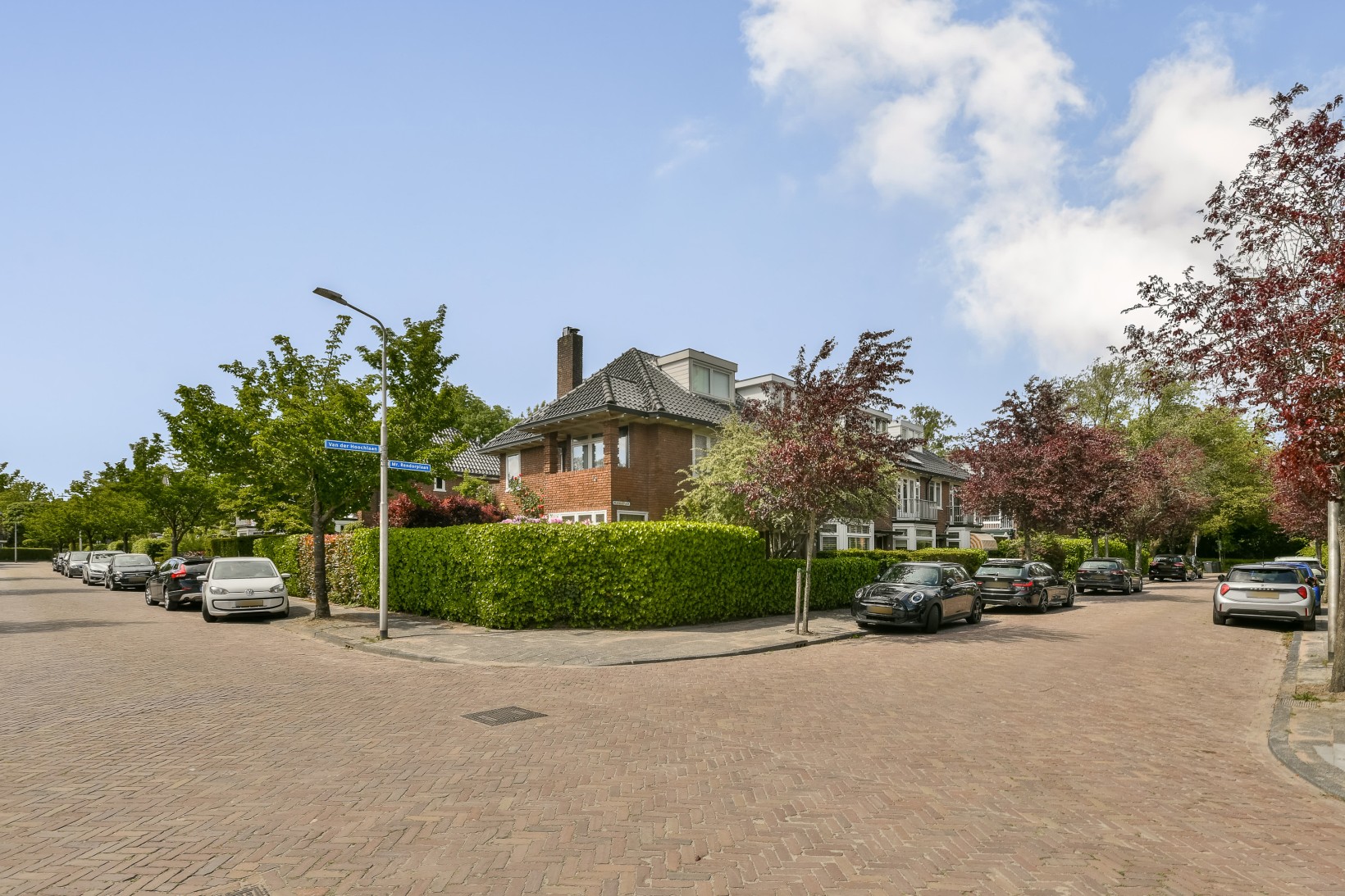 Tussenwoning te koop: Mr. Rendorplaan 15, Amstelveen