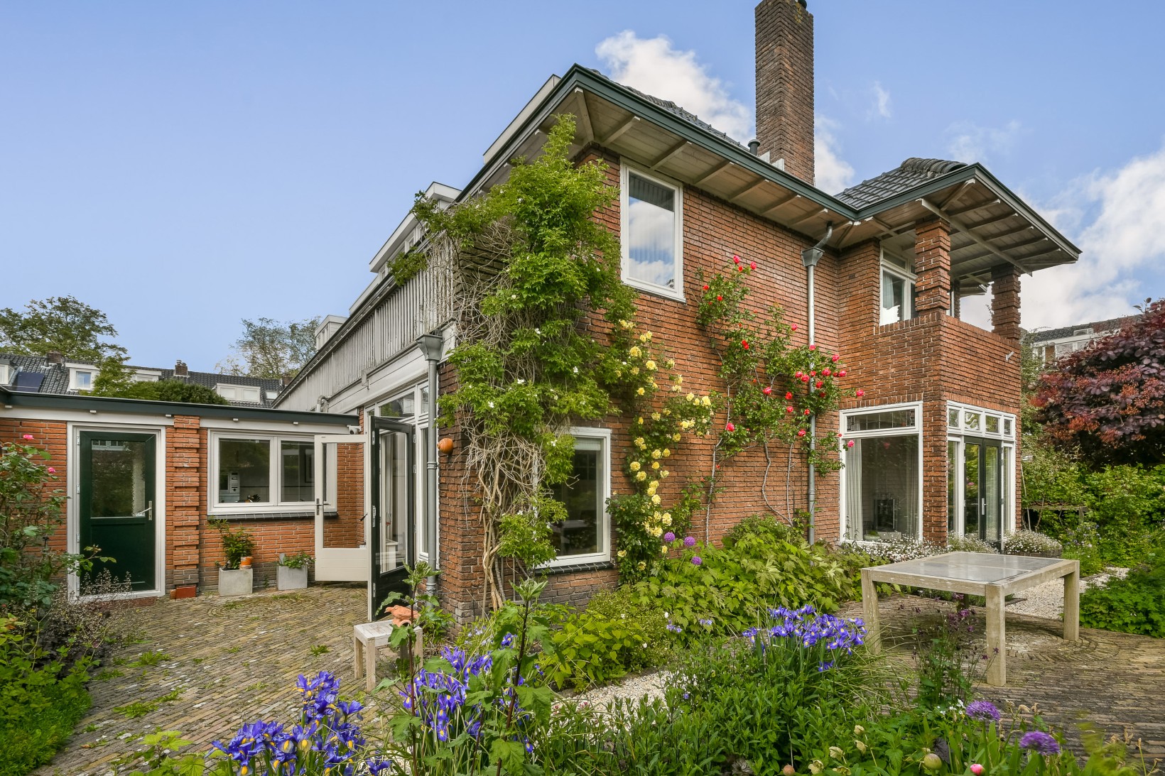Tussenwoning te koop: Mr. Rendorplaan 15, Amstelveen