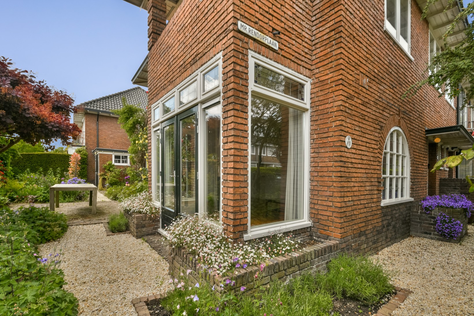 Tussenwoning te koop: Mr. Rendorplaan 15, Amstelveen