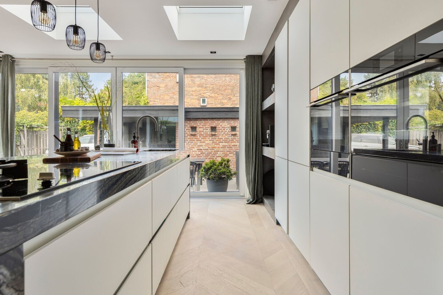 Hoekwoning te koop: Mr. F.A. van Hallweg 30, Amstelveen