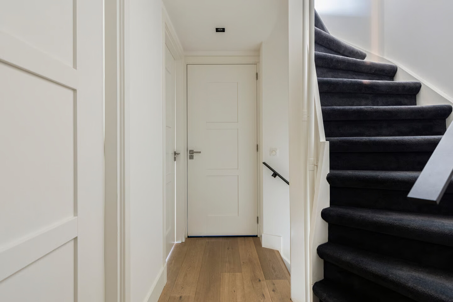 Hoekwoning te koop: Mr. F.A. van Hallweg 30, Amstelveen
