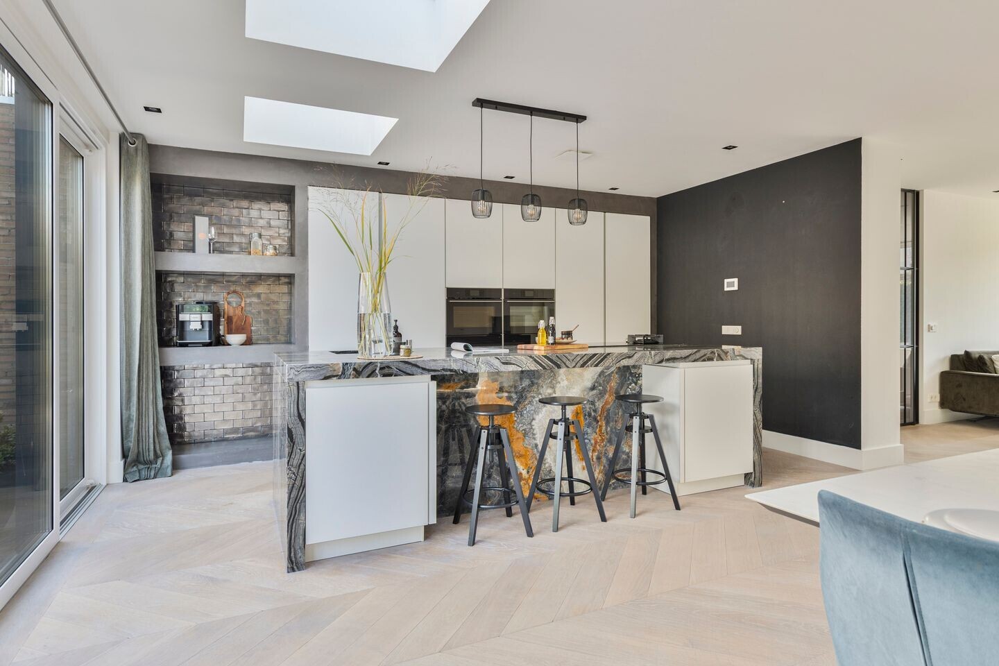 Hoekwoning te koop: Mr. F.A. van Hallweg 30, Amstelveen