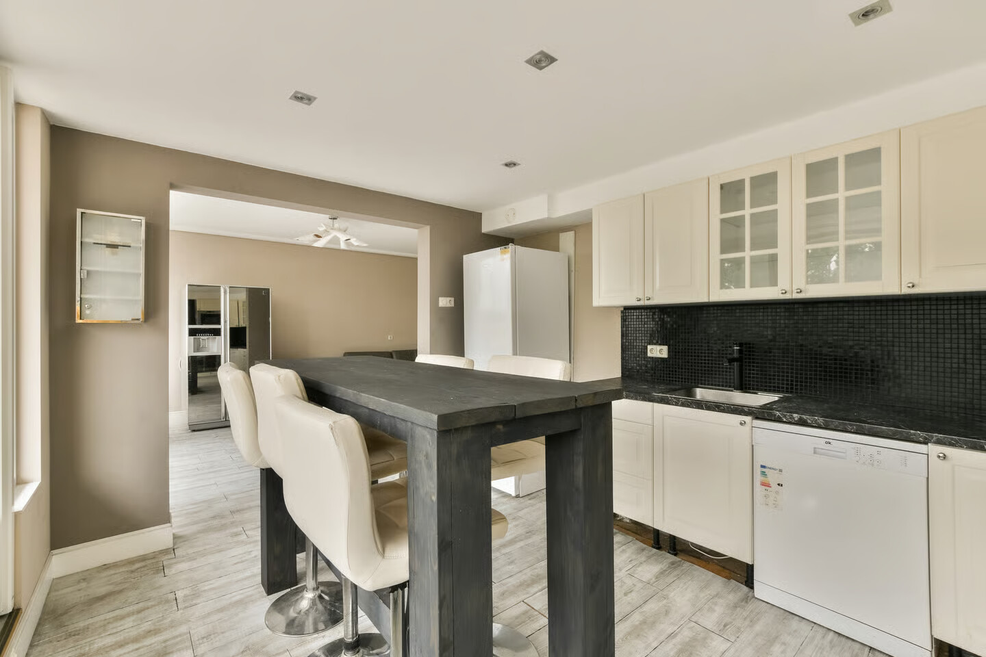 Appartement te koop: Mr. F.A. van Hallweg 146, Amstelveen