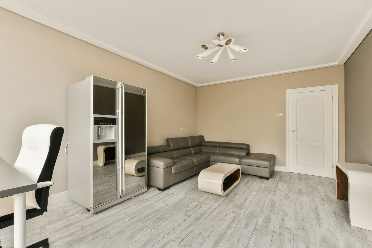 Appartement te koop: Mr. F.A. van Hallweg 146, Amstelveen