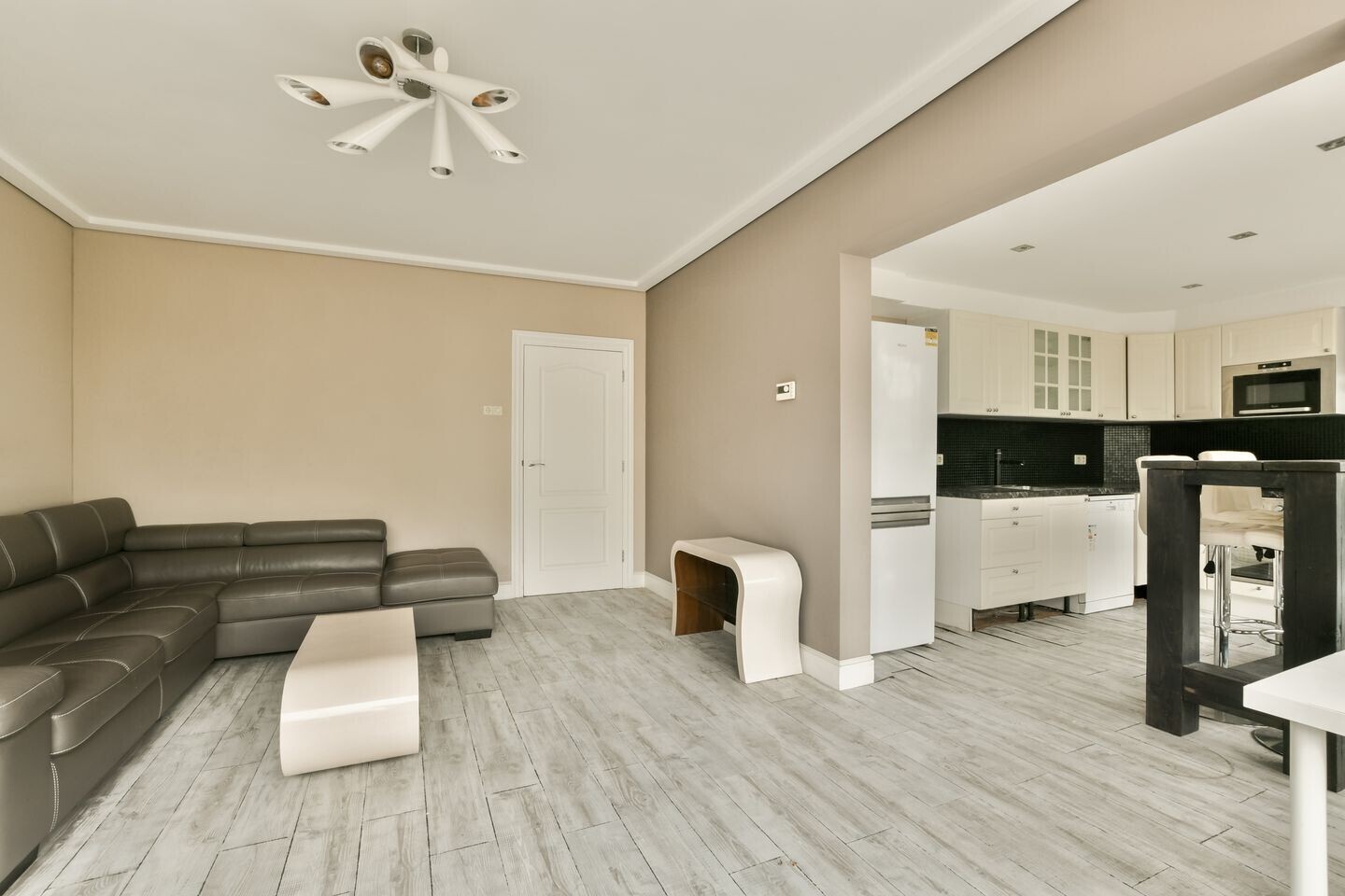 Appartement te koop: Mr. F.A. van Hallweg 146, Amstelveen