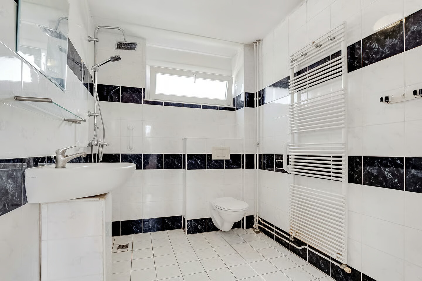 Tussenwoning te koop: Burgemeester A. Colijnweg 35, Amstelveen