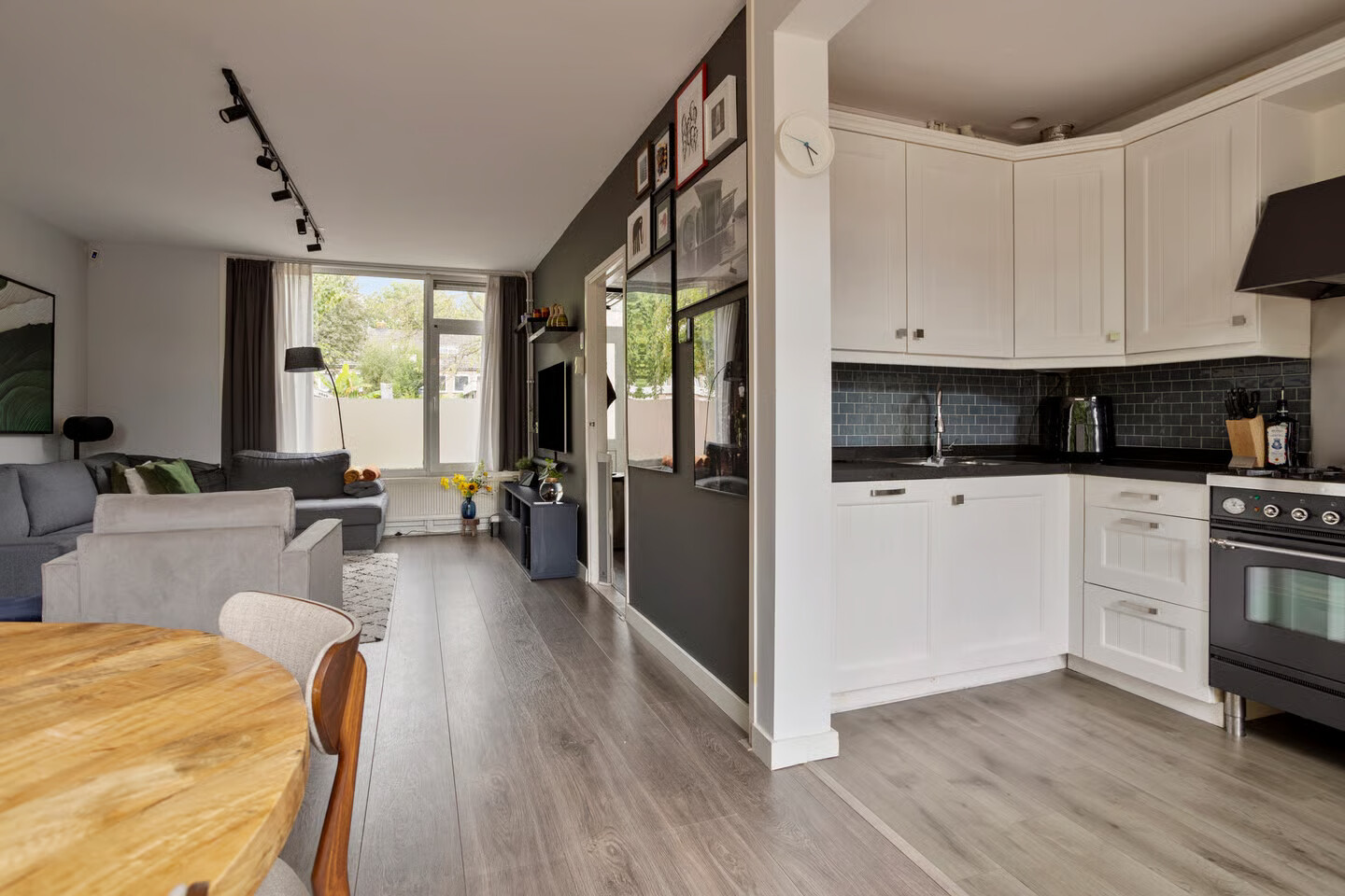 Tussenwoning te koop: Else Mauhsstraat 8, Amstelveen