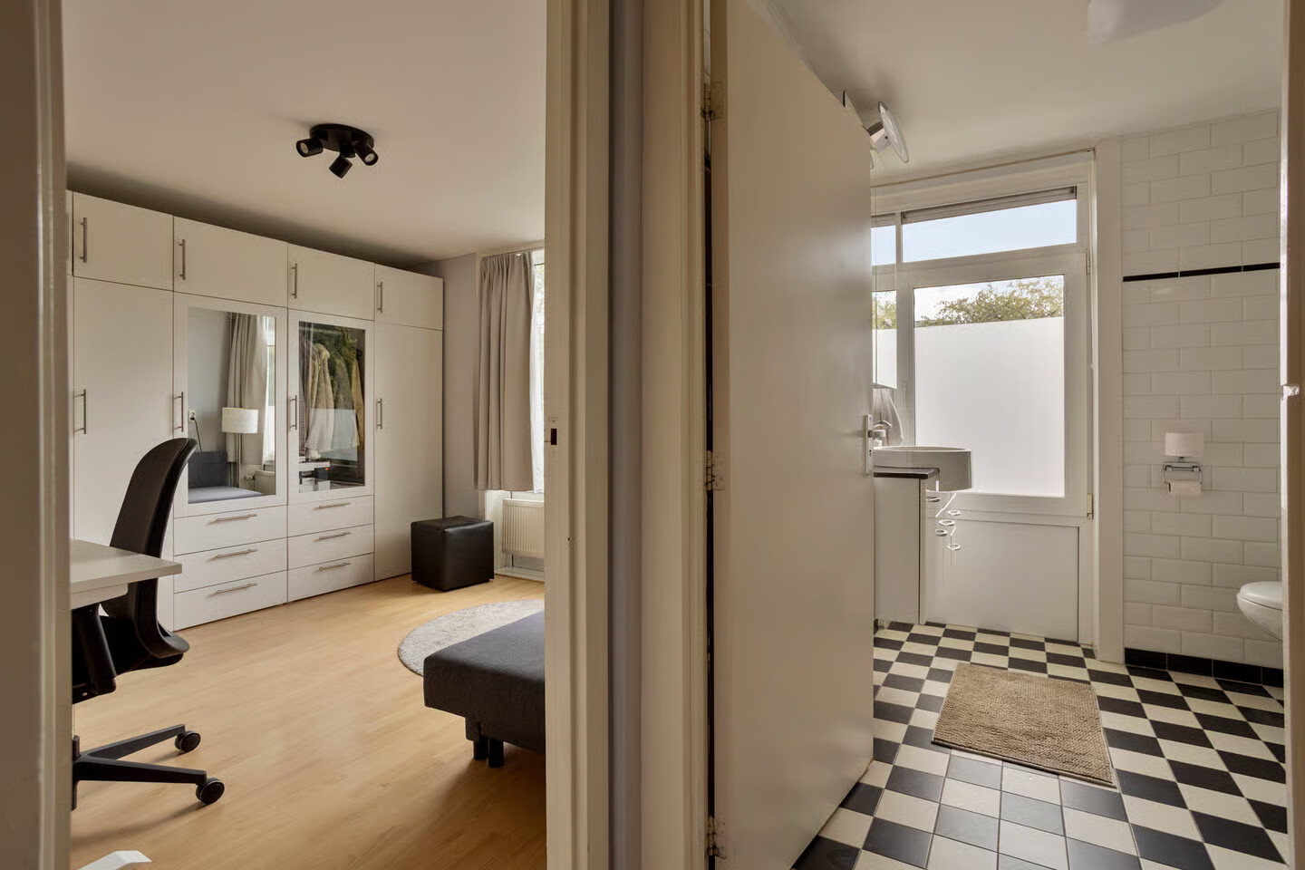 Tussenwoning te koop: Else Mauhsstraat 8, Amstelveen