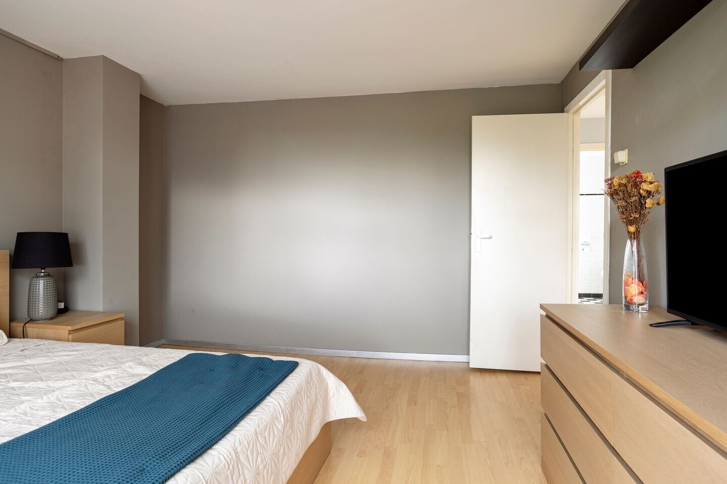 Tussenwoning te koop: Else Mauhsstraat 8, Amstelveen
