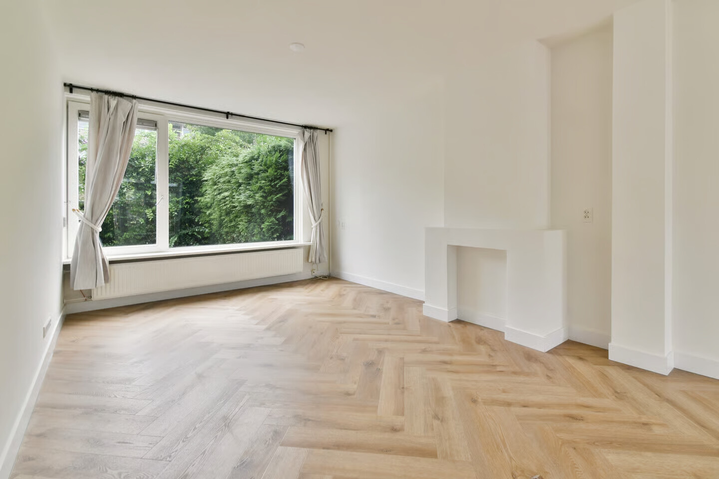 Tussenwoning te koop: Dr. Allard Piersonstraat 10, Amstelveen