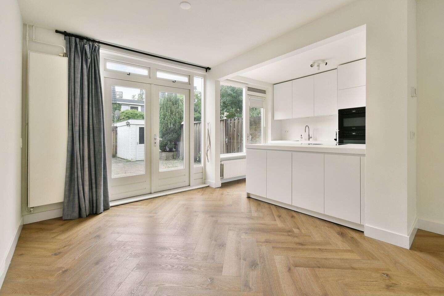 Tussenwoning te koop: Dr. Allard Piersonstraat 10, Amstelveen