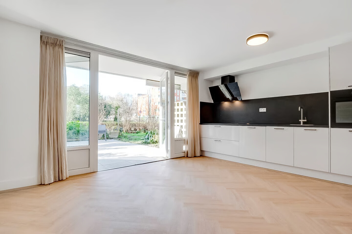 Tussenwoning te koop: Majella 19, Amstelveen