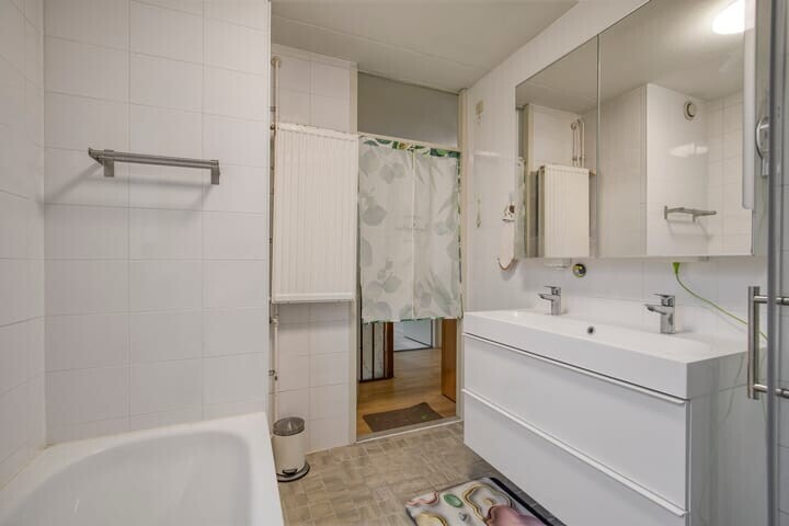 Tussenwoning te koop: Valreep 48, Amstelveen