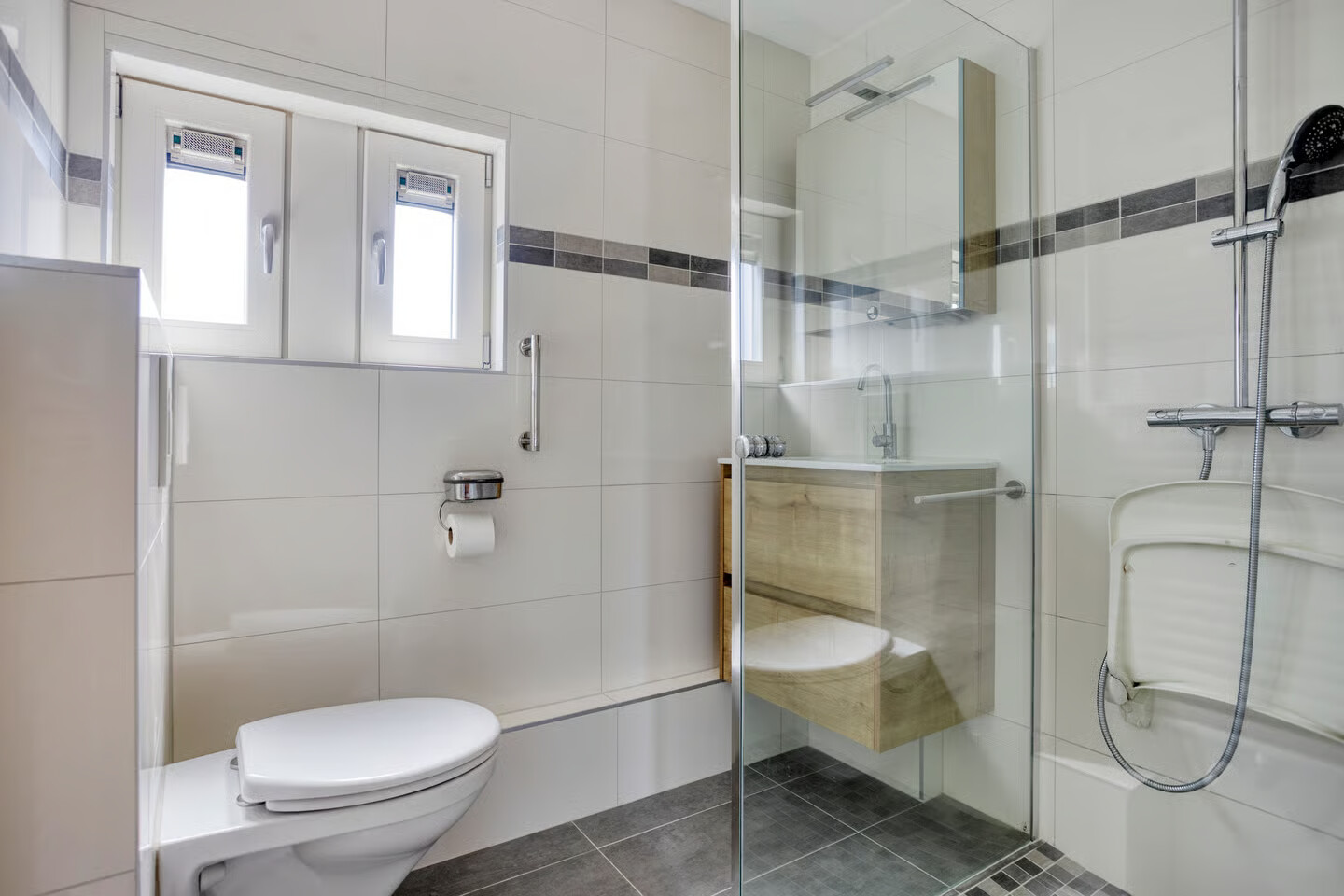 Tussenwoning te koop: Gaasterland 8, Amstelveen