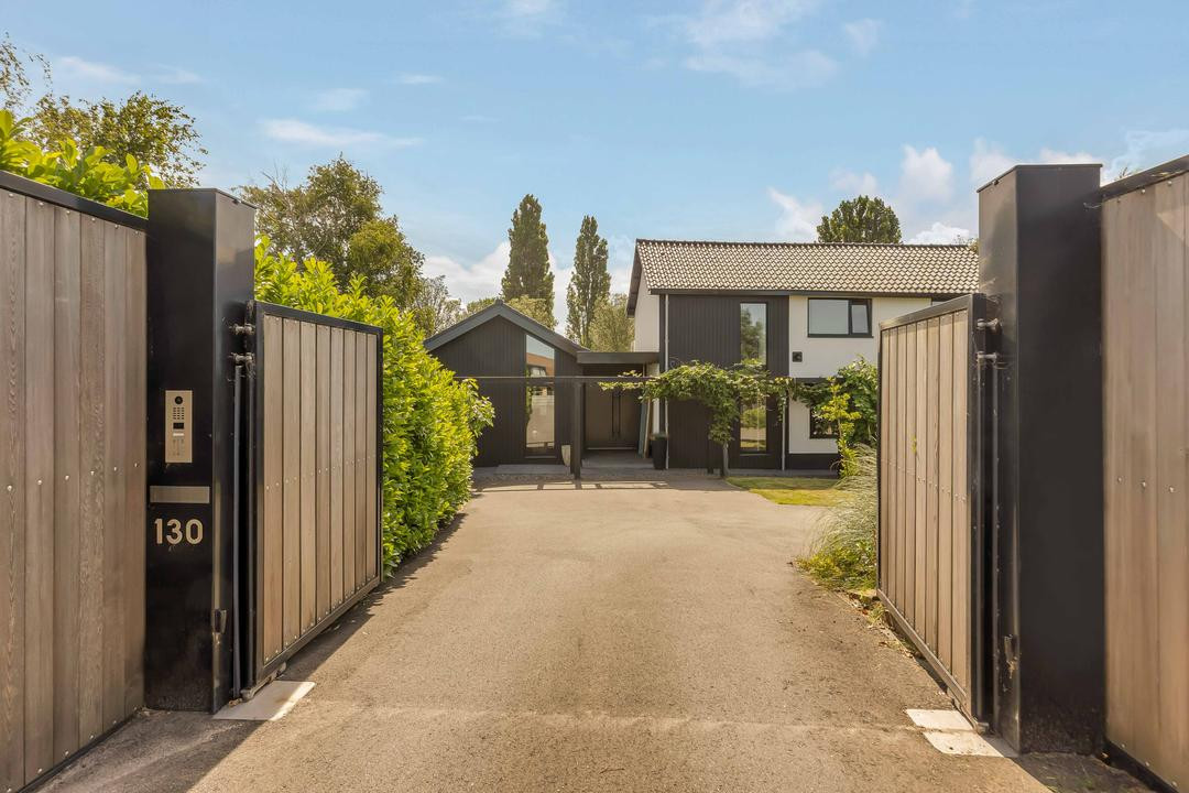 Vrijstaande woning te koop: Legmeerdijk 130, Amstelveen