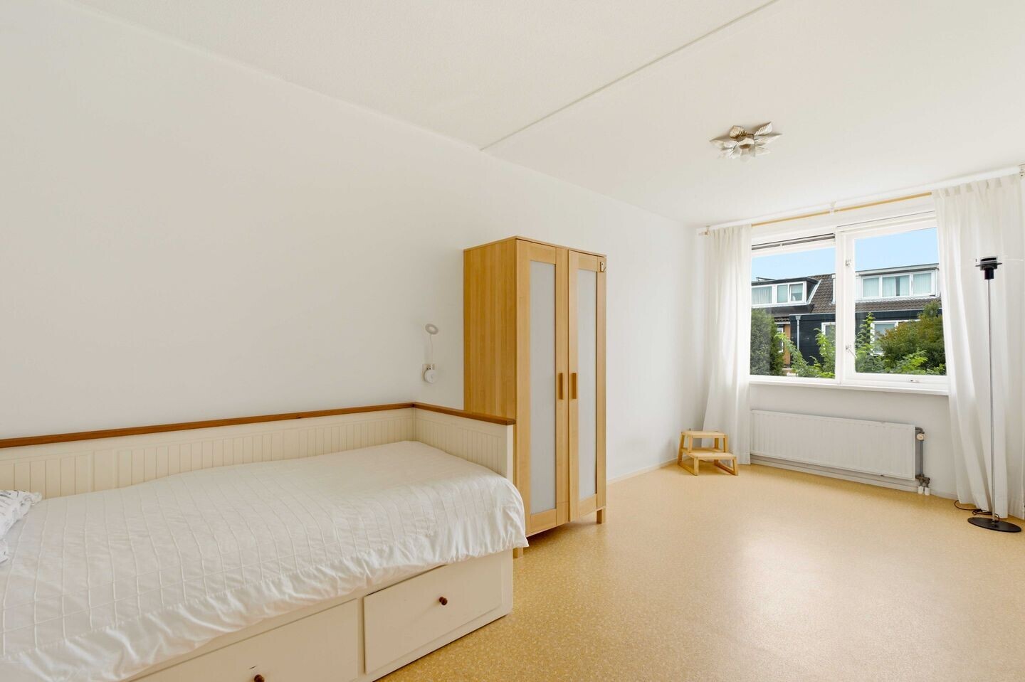 Tussenwoning te koop: Marga Klompélaan 8, Amstelveen