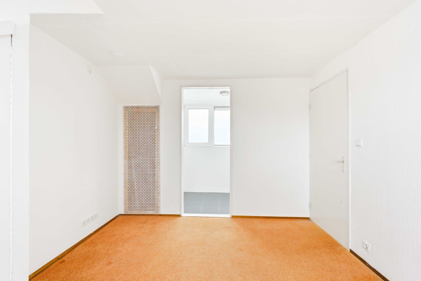 Tussenwoning te koop: Marga Klompélaan 8, Amstelveen