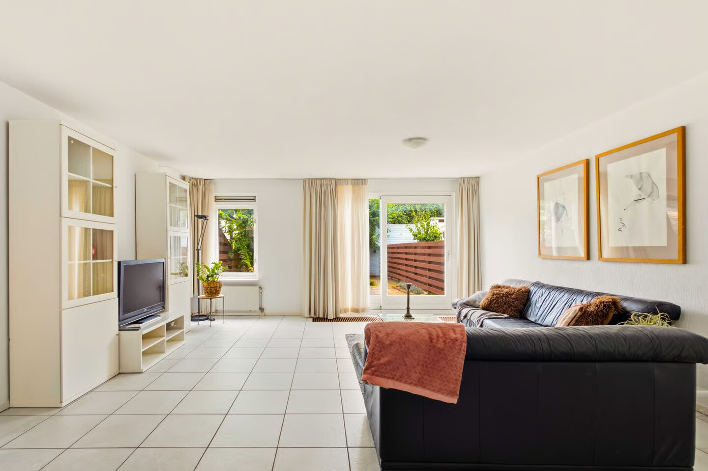 Tussenwoning te koop: Marga Klompélaan 8, Amstelveen