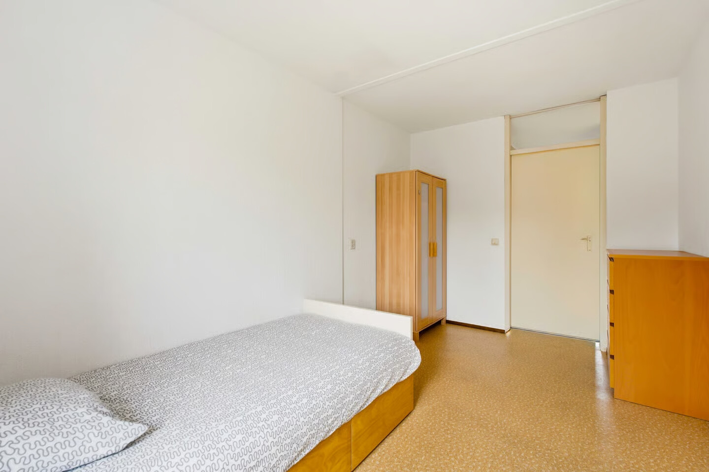 Tussenwoning te koop: Marga Klompélaan 8, Amstelveen