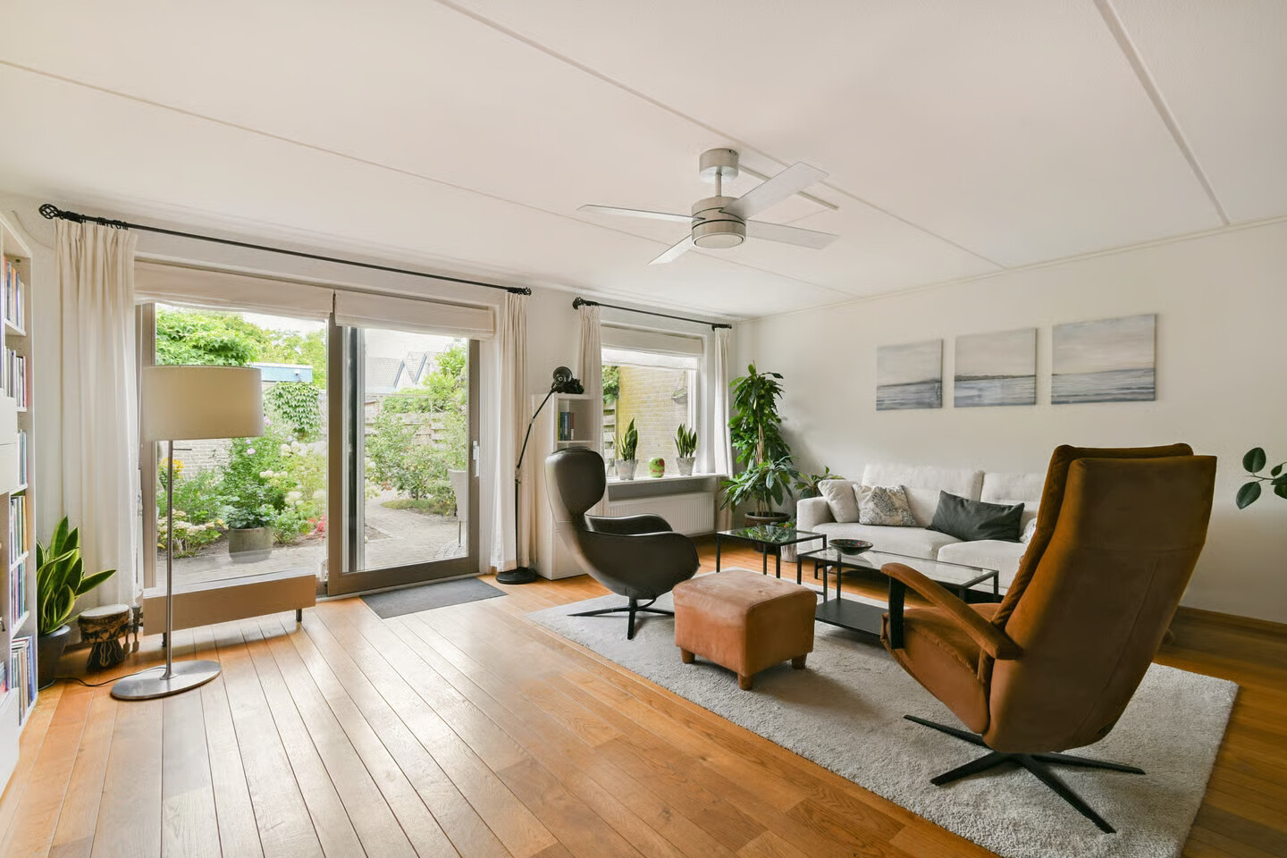 Tussenwoning te koop: Bertha von Suttnerlaan 12, Amstelveen