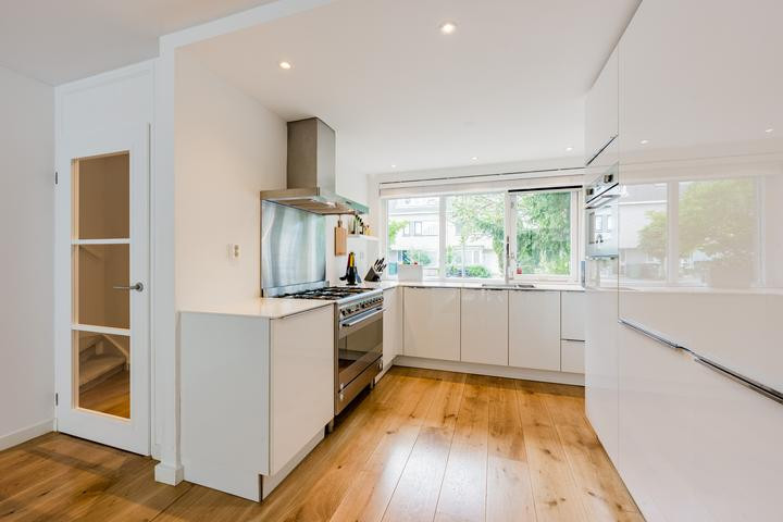 Tussenwoning te koop: Bertus Aafjeslaan 33, Amstelveen