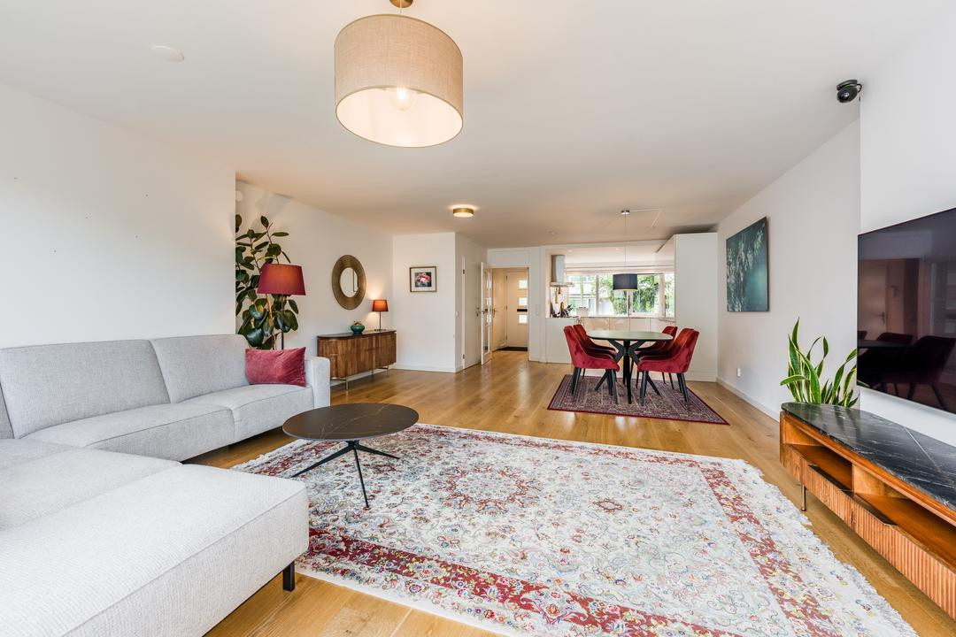 Tussenwoning te koop: Bertus Aafjeslaan 33, Amstelveen