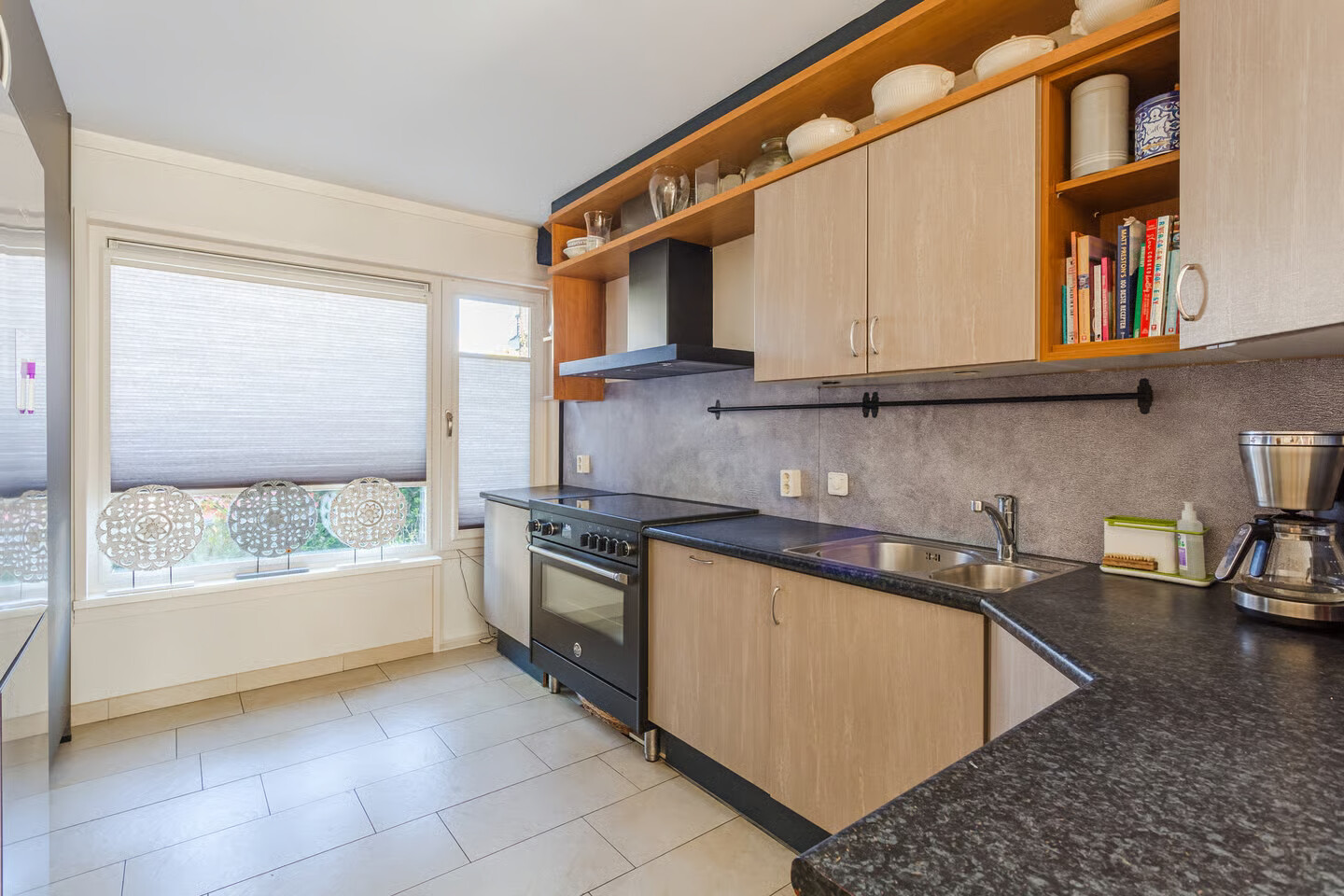 Tussenwoning te koop: Anne de Vrieslaan 47, Amstelveen