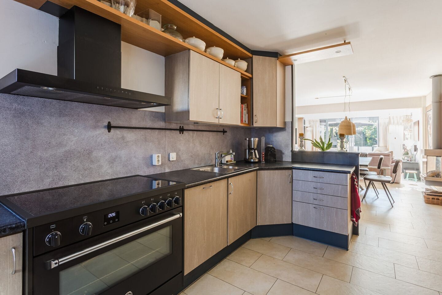 Tussenwoning te koop: Anne de Vrieslaan 47, Amstelveen