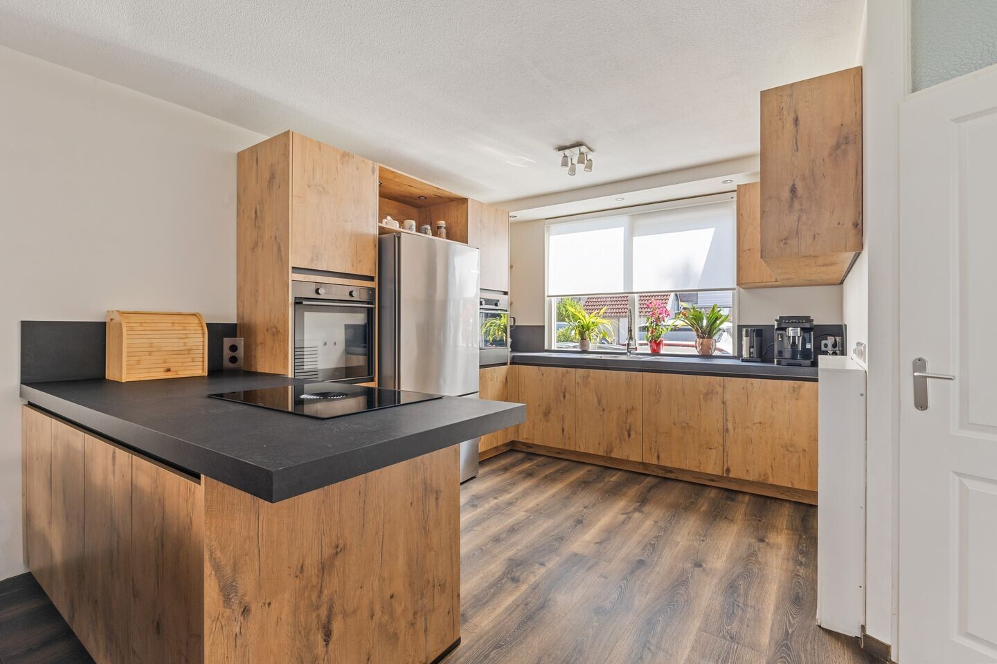 Tussenwoning te koop: Marketentster 55, Amstelveen