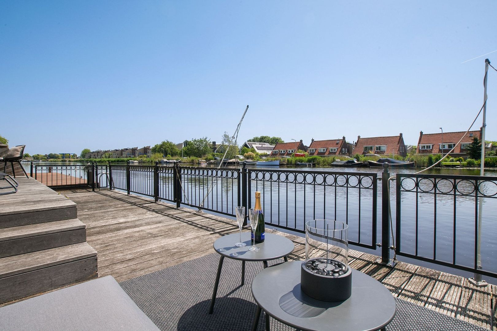 Tussenwoning te koop: Koningin Julianalaan 25, Ouderkerk Aan De Amstel